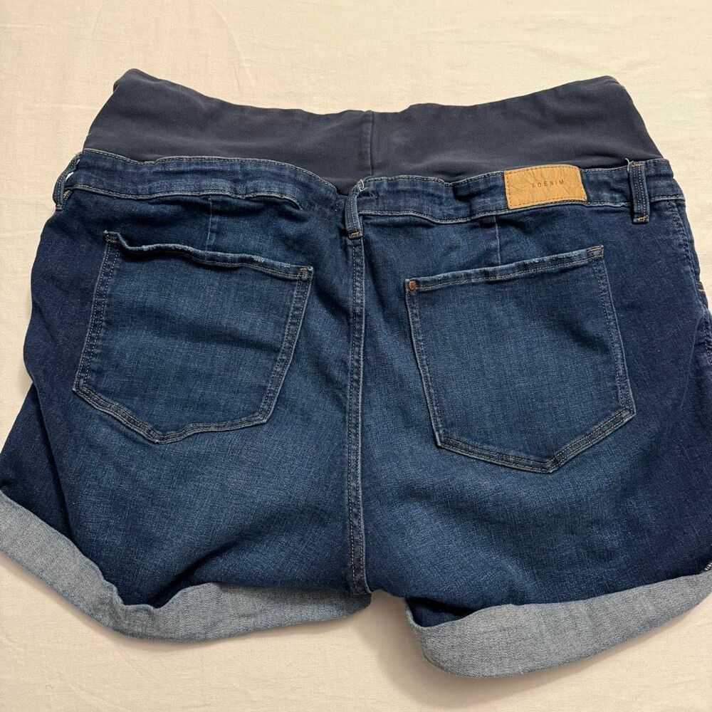 Lot of 2 Maternity Bottoms Size XL: denim shorts and black capris - Picture 5 of 15